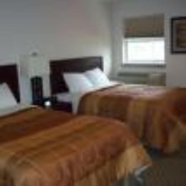 Price Pointe Inn Waukesha Exterior photo