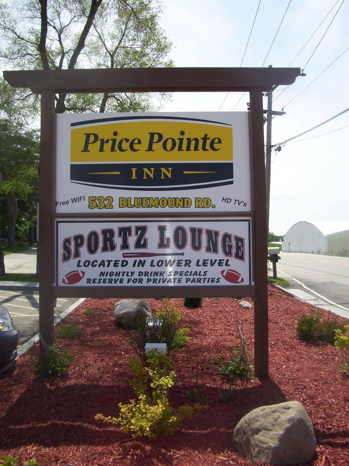 Price Pointe Inn Waukesha Exterior photo